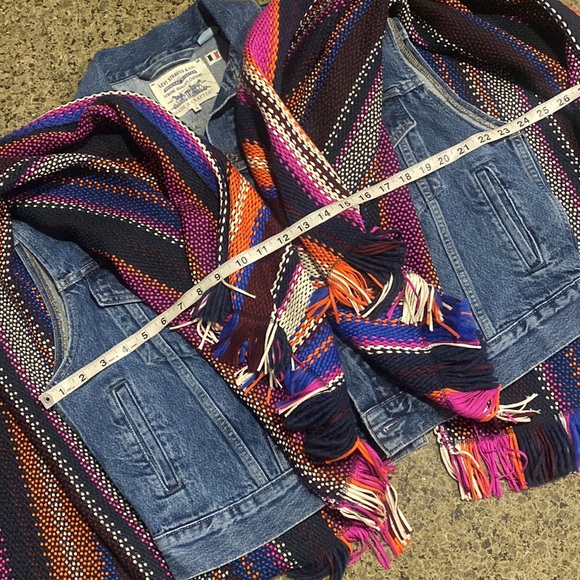 Levi’s Poncho Trucker Jacket - Picture 16 of 16